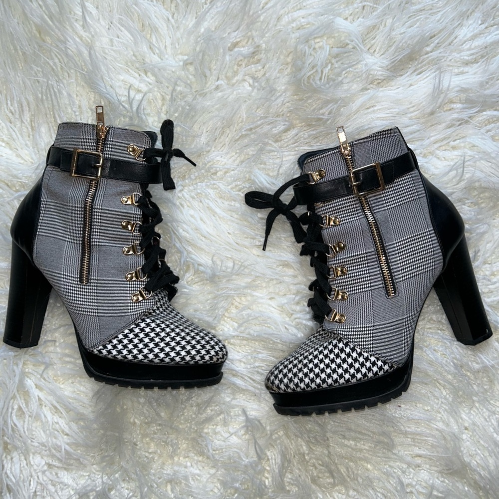 Multi- print booties size 11